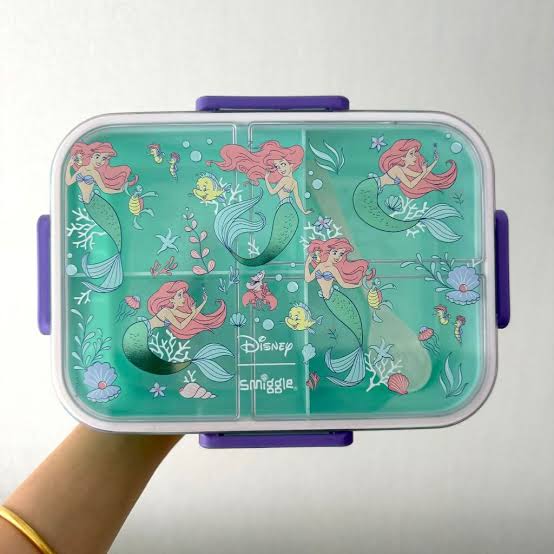 Smiggle Mermaid 1400Ml Free 3 partition lunch box