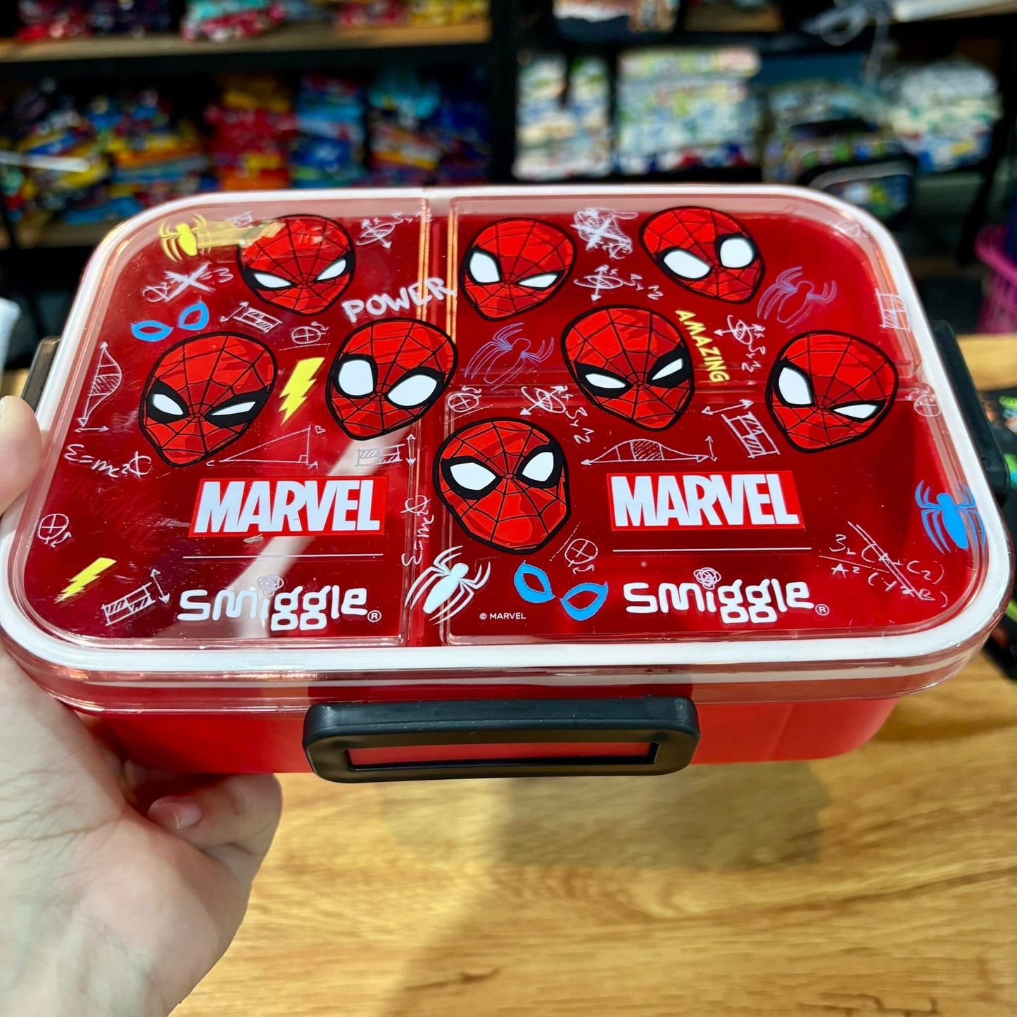Smiggle Marvel Bento Bpa 1400Ml Free 3 partition lunch box